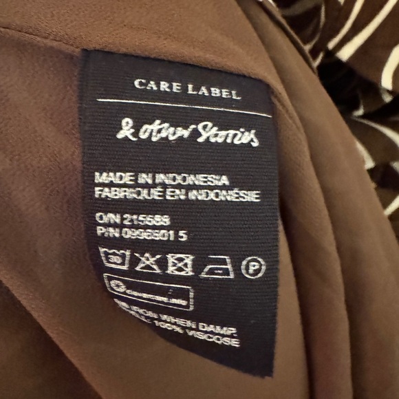 & Other Stories Brown and White midi dress in brown print - Picture 7 of 14